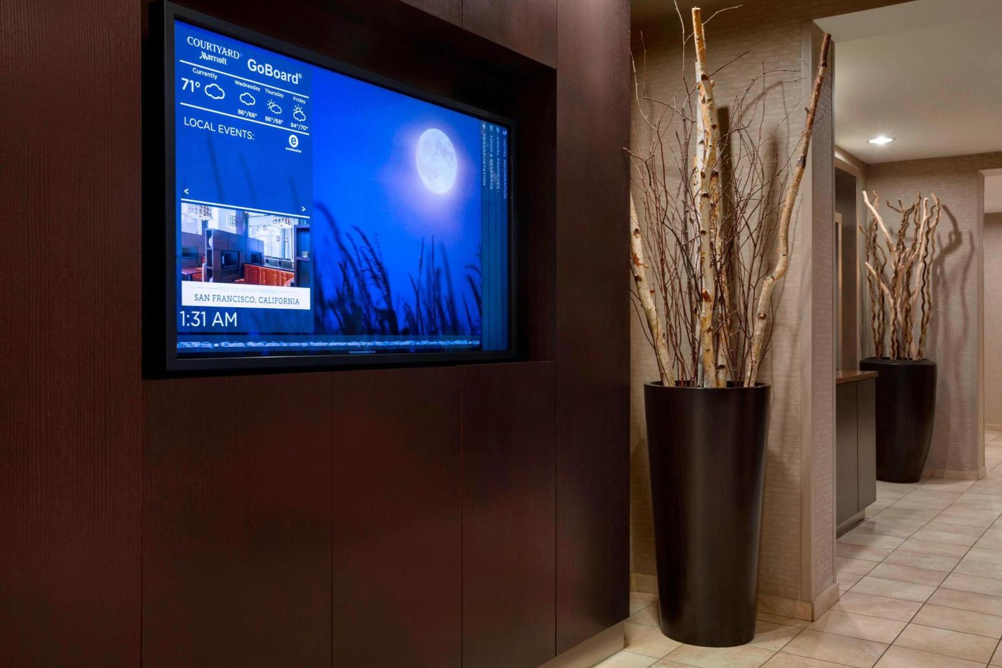 คอร์ตยาร์ด แชมเปญ Hotel ภายนอก รูปภาพ