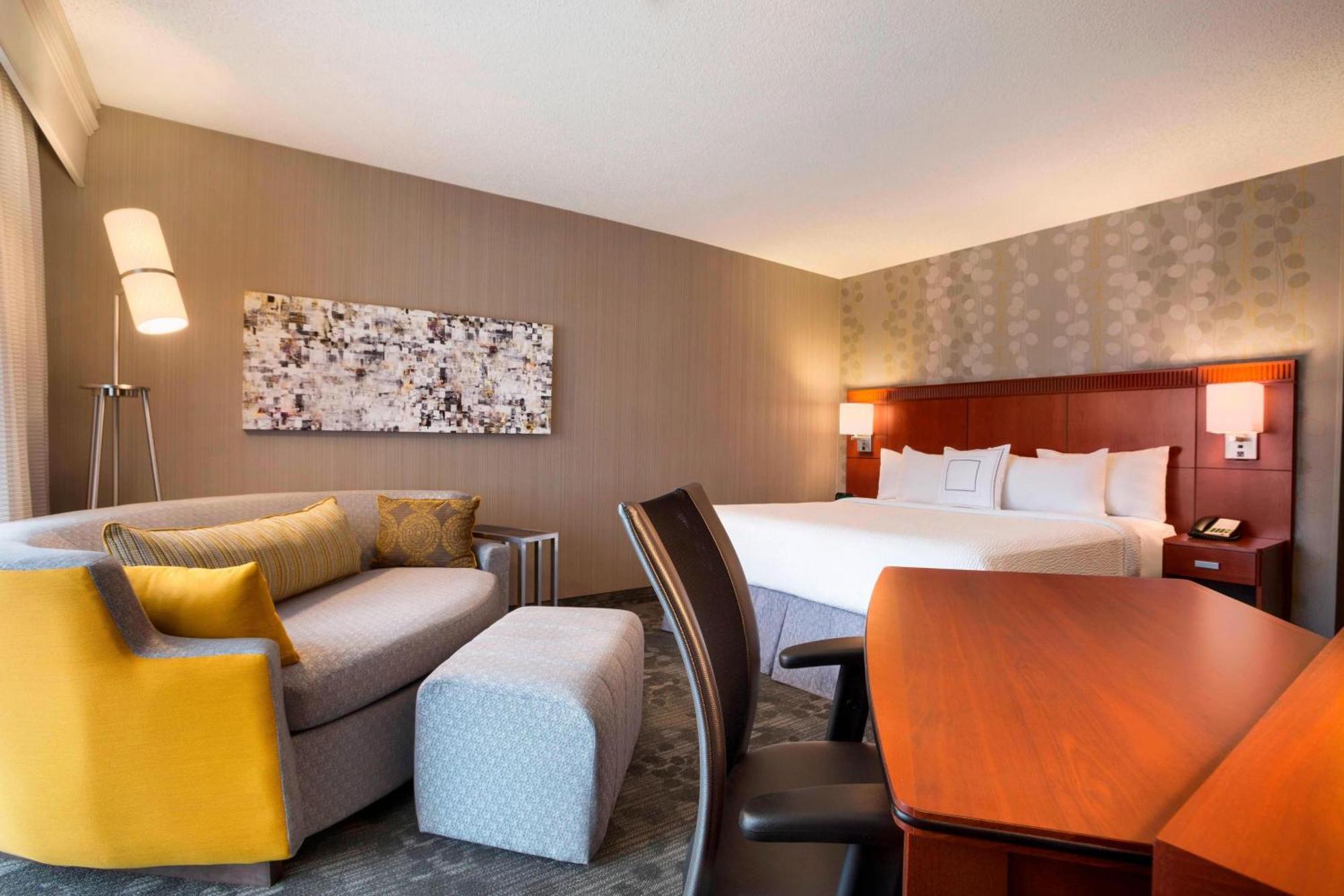 คอร์ตยาร์ด แชมเปญ Hotel ภายนอก รูปภาพ